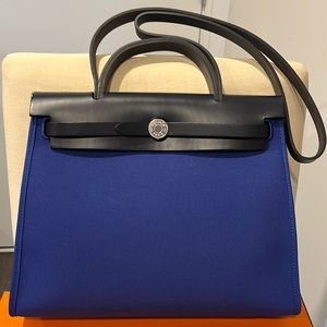 Hermes Herbag Zip 31 Toile Militaire. In Vache Hunter. In pristine condition